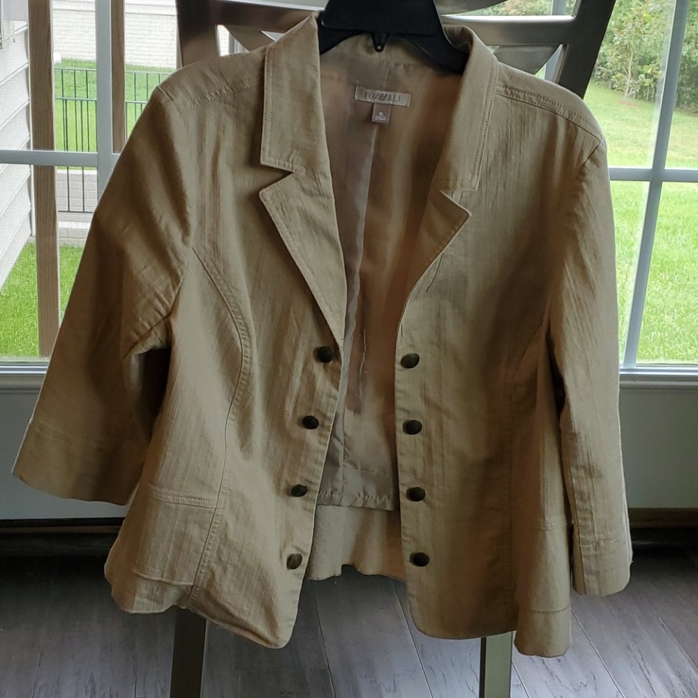 Roz & Ali Blazer